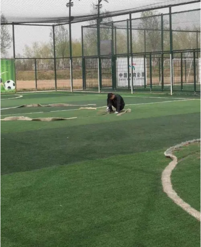 足球场地草坪维修、篮球场维修